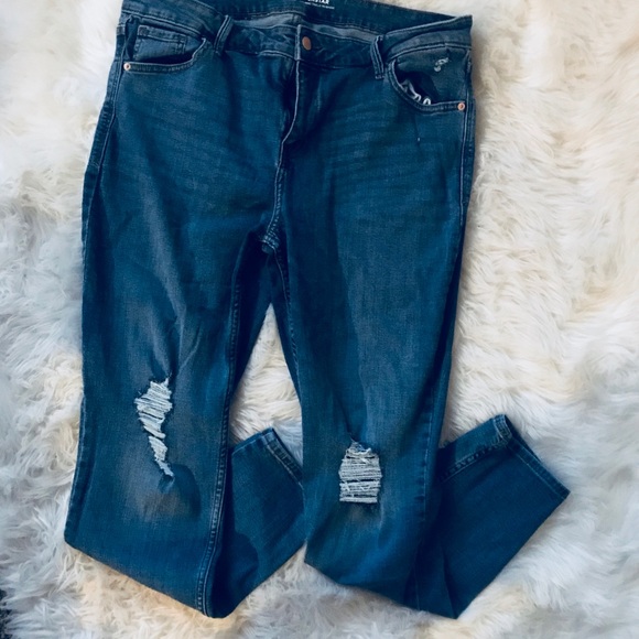 Ripped Rockstar Jeans - Picture 2 of 3